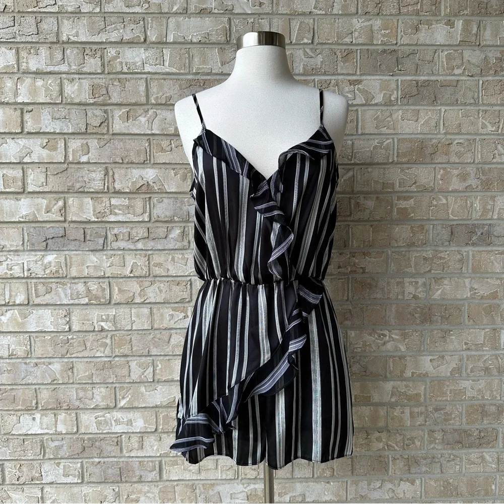 BCBGeneration Striped Romper Size S 🌸 - Picture 9 of 16